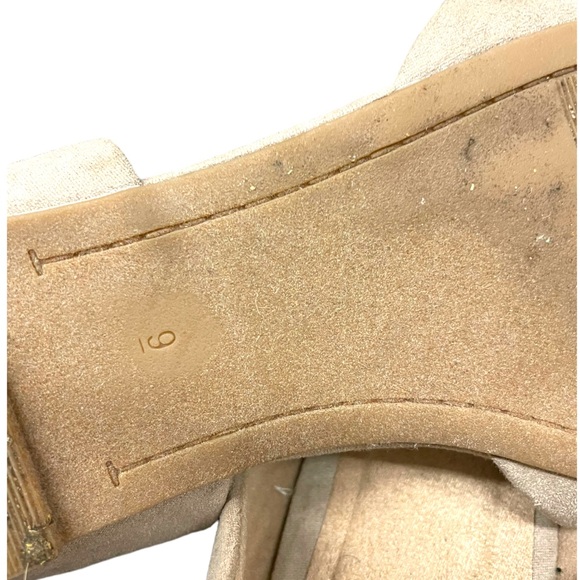 ✨ TAN FLATS✨ - Picture 7 of 7